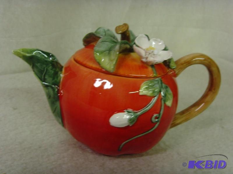 lot 41 image: Orchard in Bloom Apple Teapot