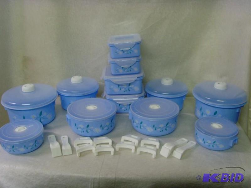 lot 44 image: 20 Piece Cookware & Storage Set