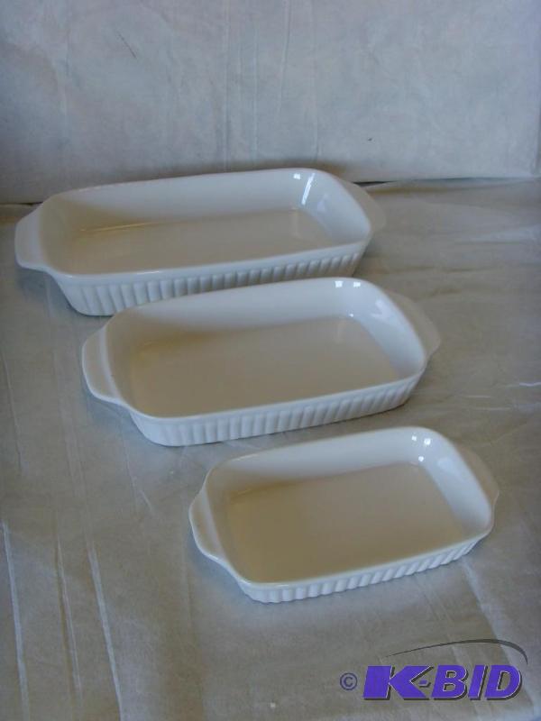 lot 54 image: 3 Piece Ceramic Cookware Set