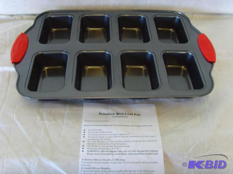 lot 55 image: Non Stick Brownie Pan