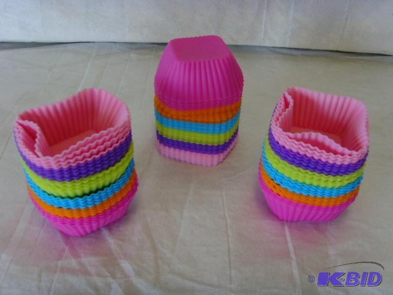 lot 62 image: Silicone Re-useable Cake Cups