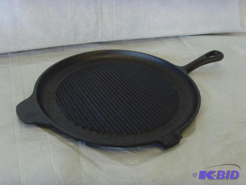 lot 85 image: 10 Seasoned Cast Iron Pan
