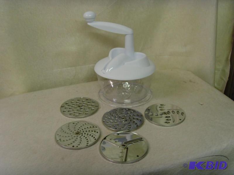 lot 9 image: 6 Piece Food Processor