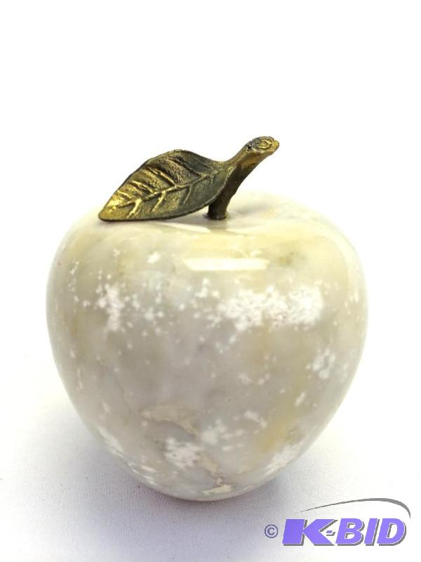 lot 22 image: Carrera Marble Apple Vintage and Stunning