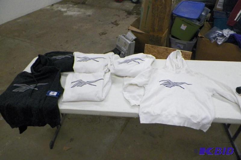 6 Adult Sizes Reebok Sweatshirts