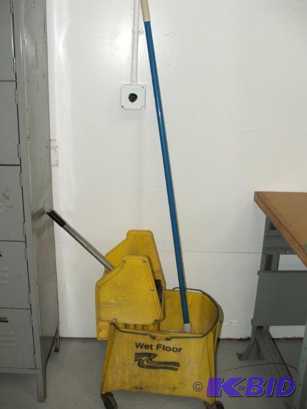 Rubbermaid mop bucket with mop...