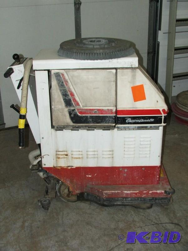 Advance Convertamatic floor scrubber, 24v ele...