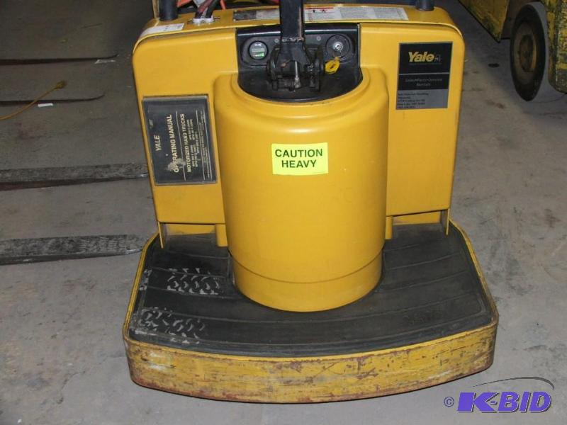 Yale 6000lb walkie rider powered pallet jack,...