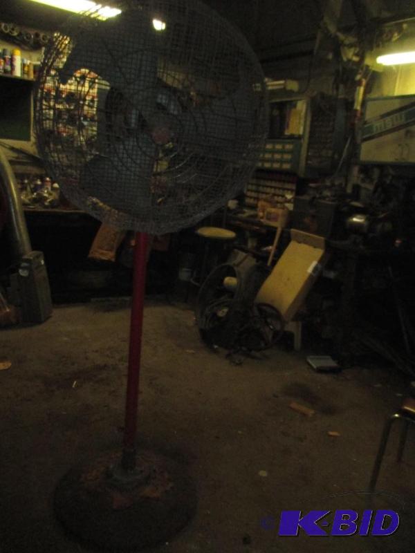 Floor fan