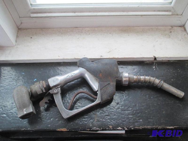 Gas pump handle