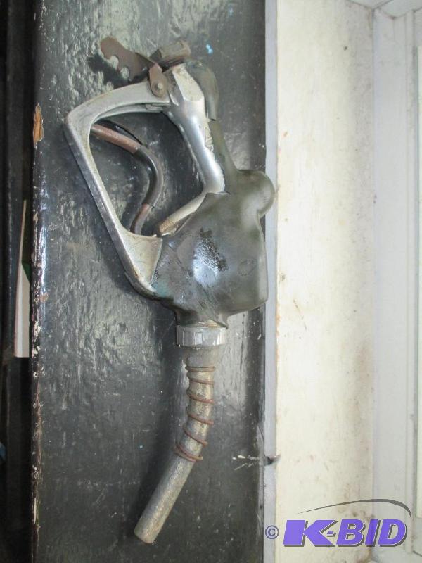 Gas pump handle