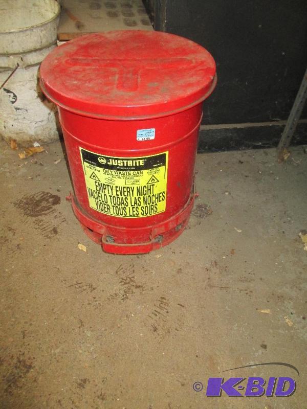 Oil waste can
