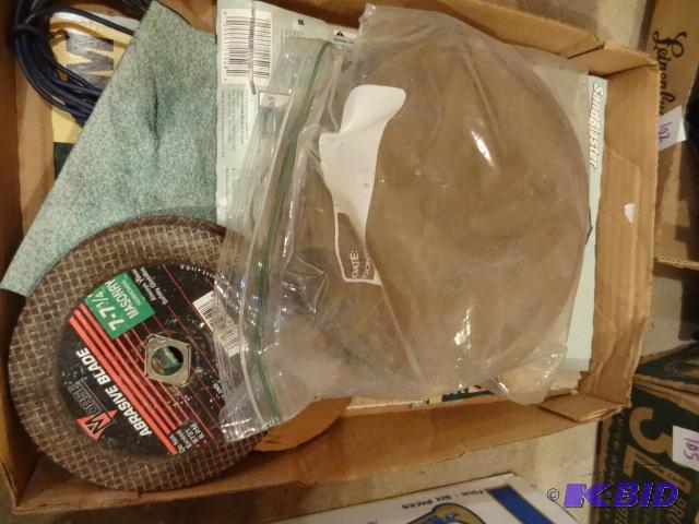 lot 103 image: 8" Sand Paper Discs. Misc Sand Paper...