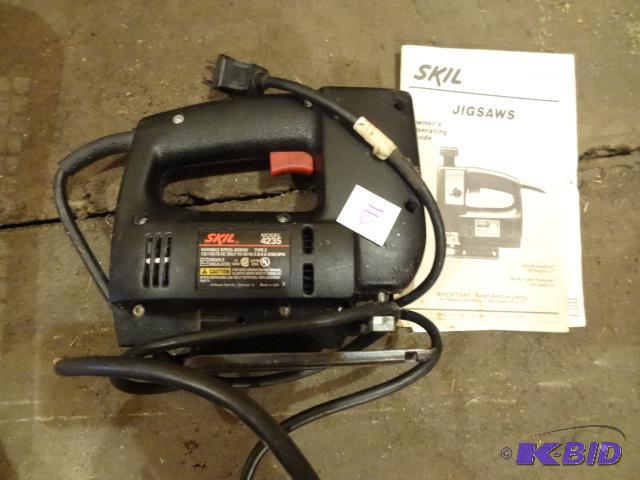 lot 115 image: Skil 4235 Jig Saw...