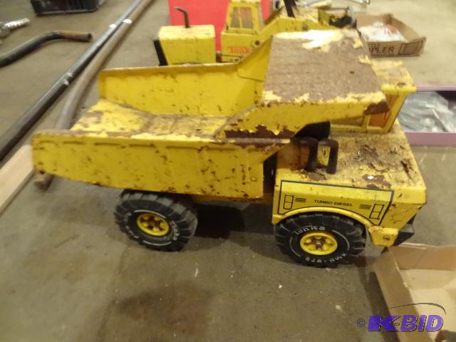 lot 134 image: Vintage Tonka Dump Truck...