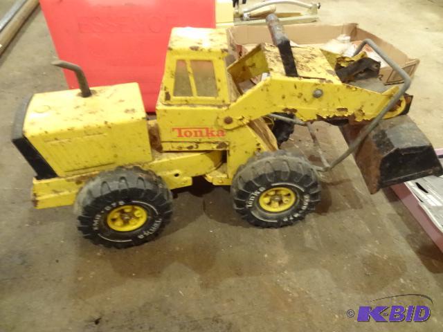 lot 135 image: Vintage Tonka Front End Loader...
