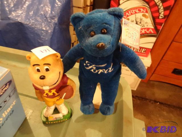lot 161 image: Gopher Bobble Head. Fold Bean Bag Bear...