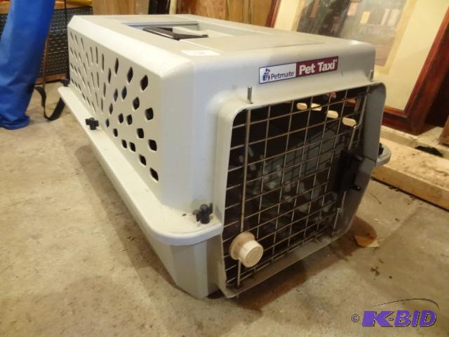 lot 173 image: Pet Mate Pet Taxi for Small Animals...