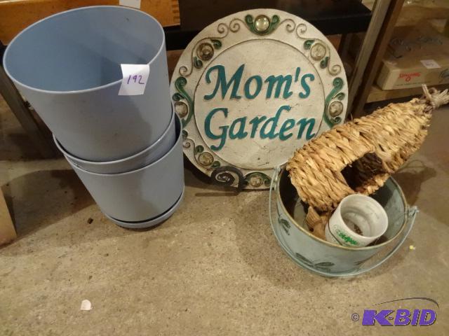 lot 192 image: 3 Flower Pots. Moms Garden Plaque. Metal Buck...