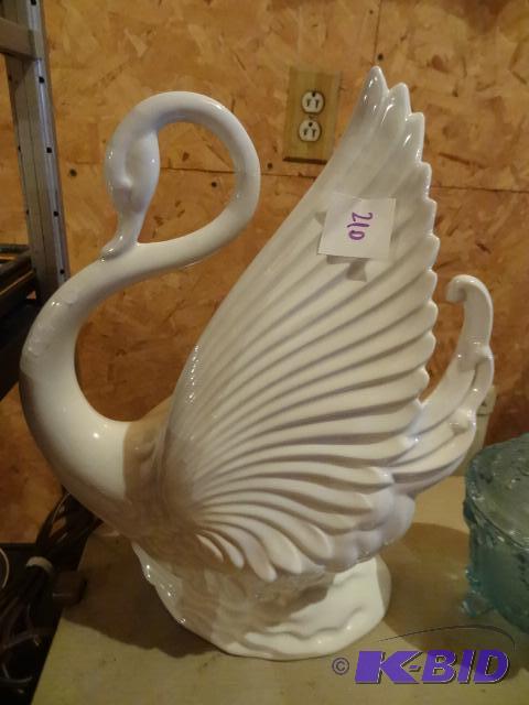 lot 210 image: Lighted Swan Vase. Vintage...