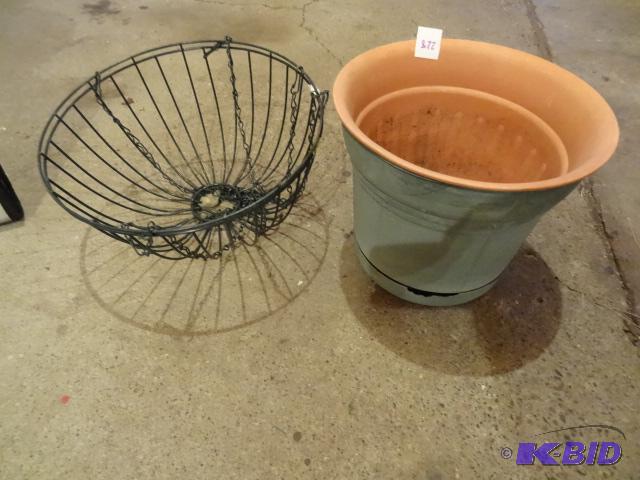 lot 228 image: Hanging Metal Flower Basket. 2 Plastic Flower...