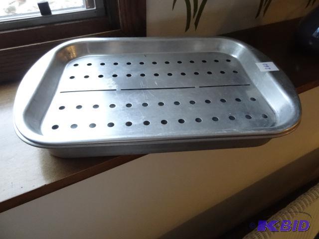 lot 260 image: Aluminum Roasting Pan with Drip Inset...