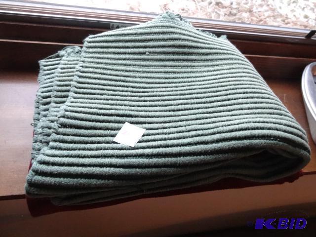lot 261 image: 1 Rug and 1 Throw Blanket...