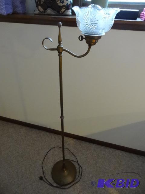 lot 267 image: Vintage Brass Floor Lamp. 49" Tall...