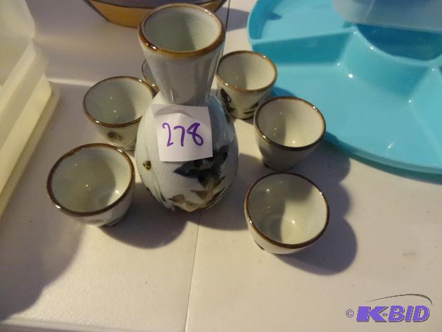 lot 278 image: Saukee Serving Set...