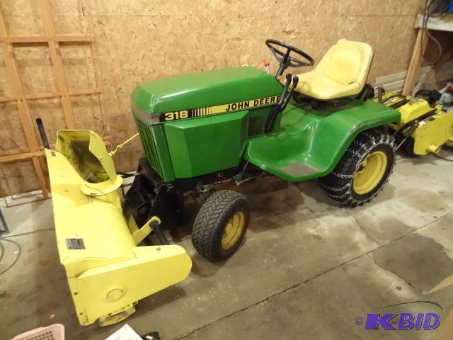 lot 4 image: John Deere 318 Lawn Tractor. Comes with 46&qu...