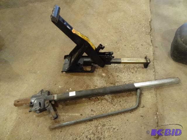 lot 83 image: Bumper Jack, Car Frame Jack....
