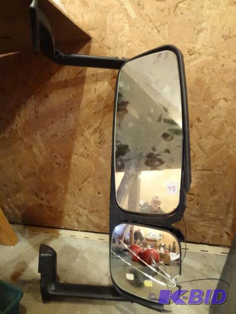 lot 95 image: 98-2004 Volvo Truck Mirror RH Side. Heated. R...