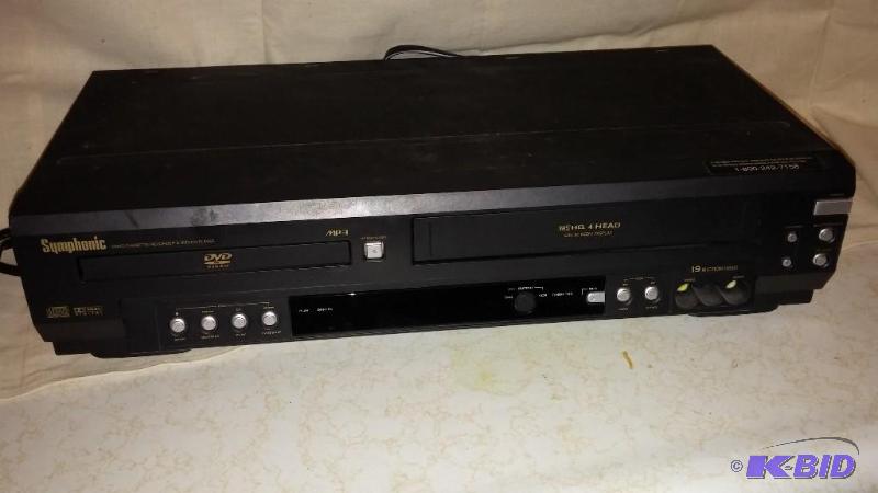 Symphonic DVD and VCR Player, power up...
