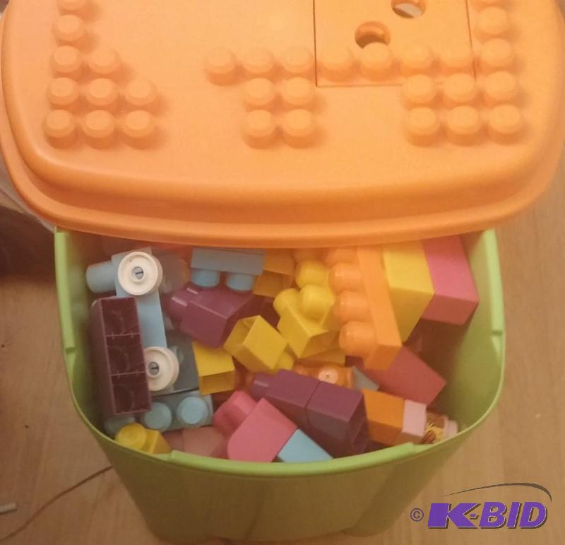 Large tote of Duplos with matching tote to b...
