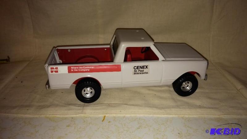 IH Ertl Scout Terra Pickup--RARE PRIVATE LABE...