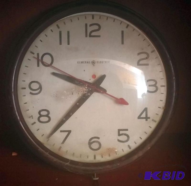 Vintage GE clock--still works...