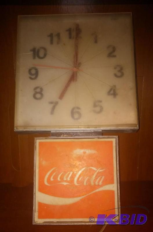 Vintage Coca Cola clock still works...