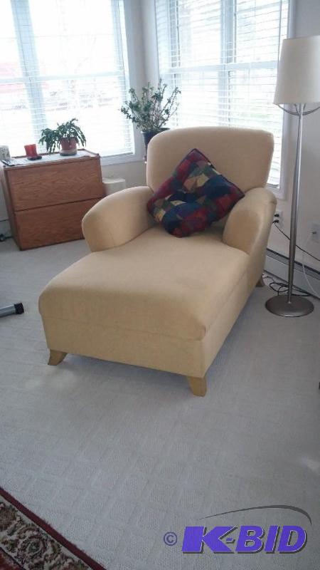 Perfect Pale yellow Fainting couch. Hardly us...
