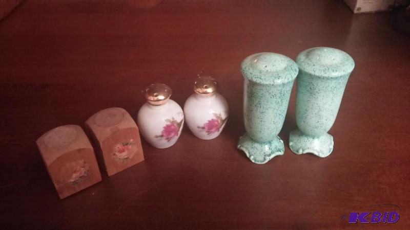 Lot of 3 Vintage Salt and Pepper Shakers...