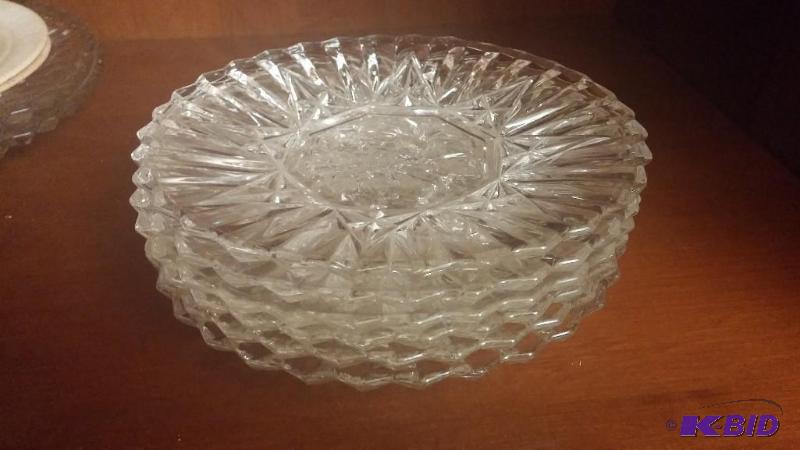 Lot of Depression Glass Plates...