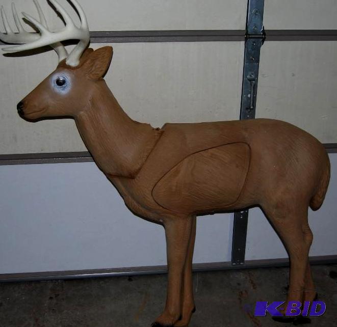 lot 27 image: Reinhart Woodland Buck Archery Target, self h...