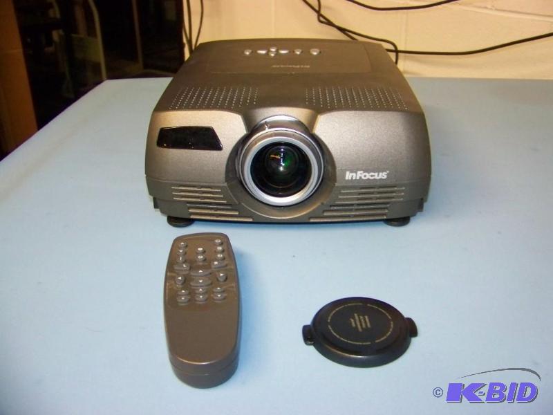 lot 16 image: InFocus, LP280, LCD Projector with Remote Control and Carrying Bag