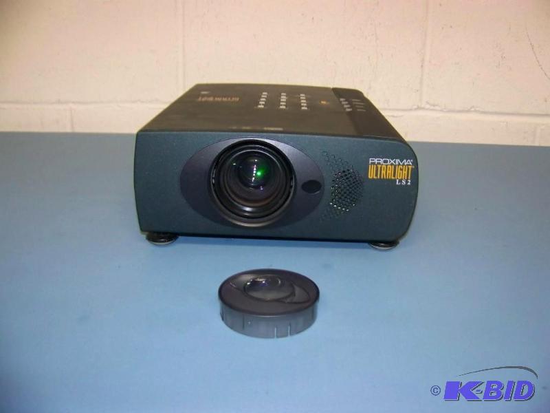 lot 20 image: Proxima, UltraLight, LS2, LCD Projector