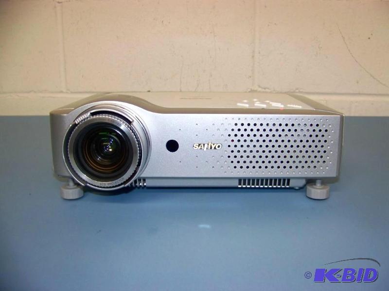 lot 24 image: Sanyo, PLC-XU86, LCD Projector