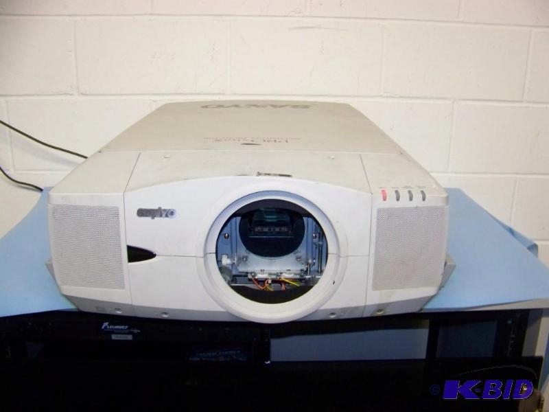 lot 45 image: Sanyo, PLC-XF20, LCD Projector for PARTSREPAIR