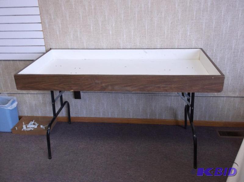 Dump table with folding legs 60&quot L x 30&...