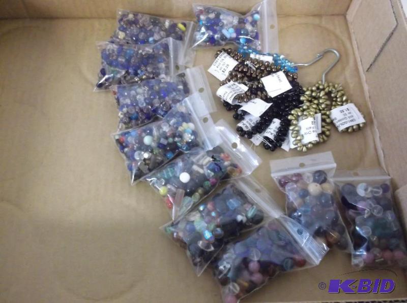 Lot with 4x6 Drop beads and mixed beads....