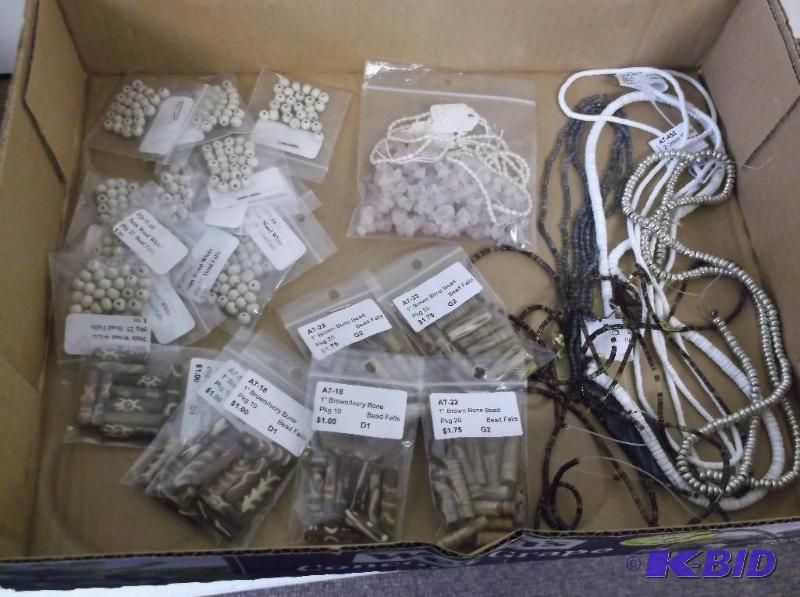 Lot with assortment of beads,...