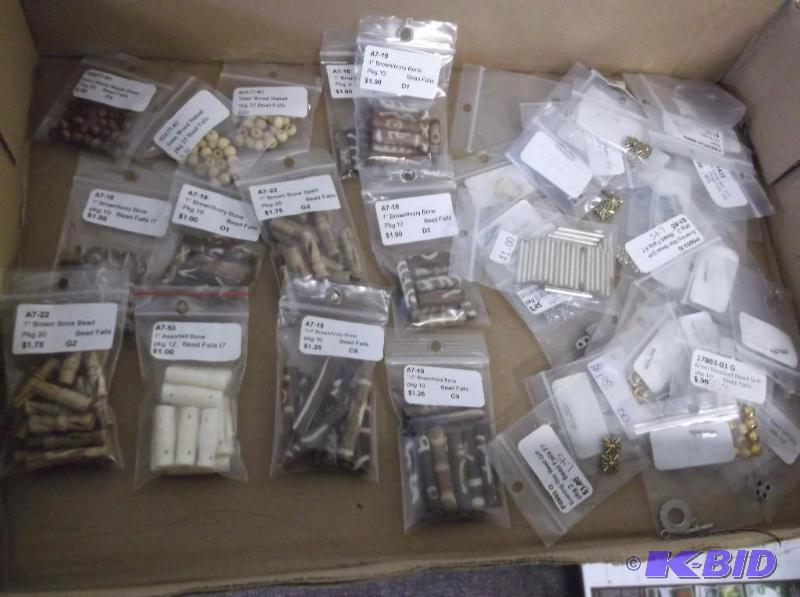 Lot with assortment of charms and beads....