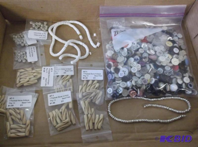 Lot with 5mm wood white and bone antique and ...
